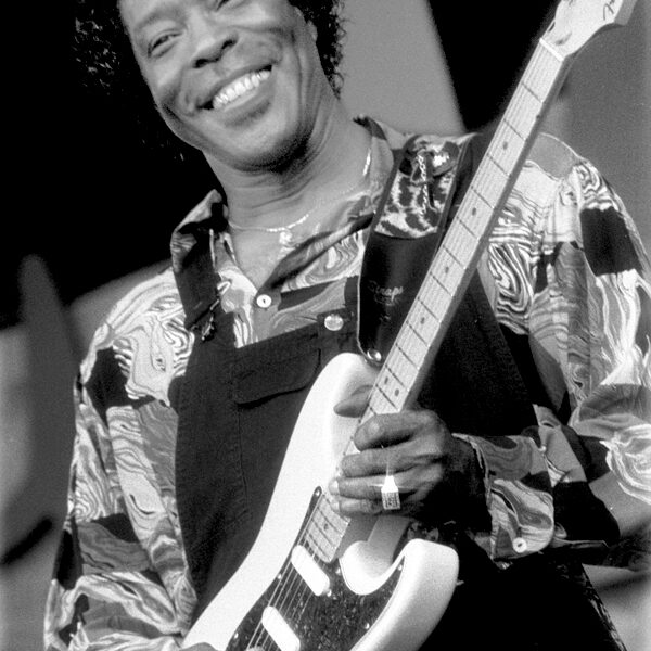 Aos 90 anos, Buddy Guy sai em turnê de 40 datas e prova que o blues não envelhece