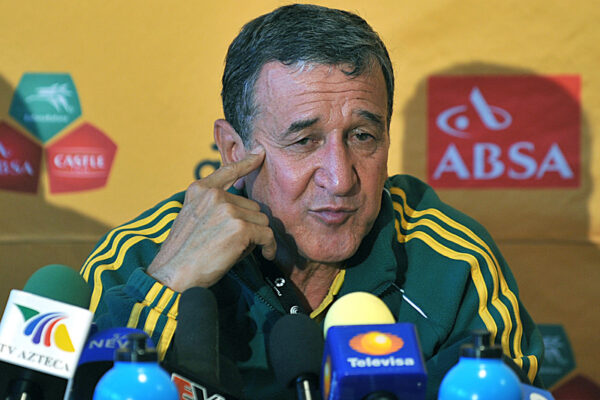 Carlos Alberto Parreira deixa UTI após melhora em inflamação pulmonar