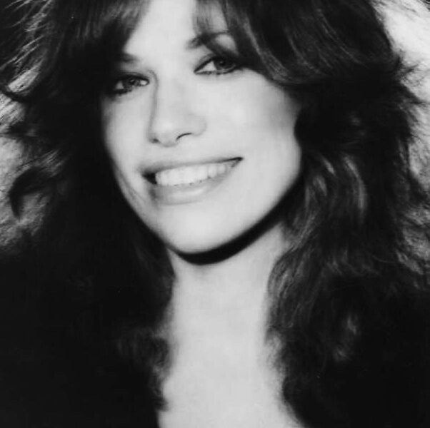 Carly Simon revela diagnóstico de Parkinson’s aos 83 anos