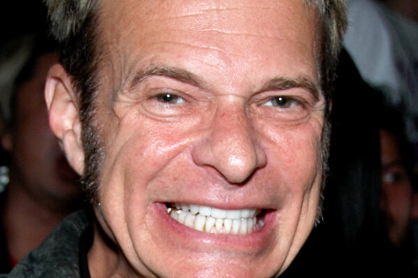 David Lee Roth e Alex Van Halen sobem ao palco juntos pela primeira vez em 11 anos