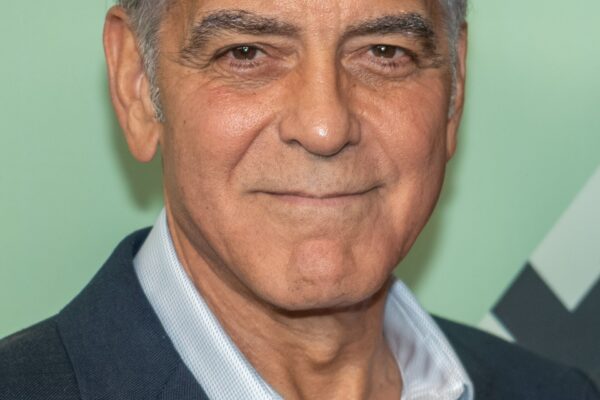 George Clooney e família fogem de mansão na França durante incêndio devastador: 'Momento terrível'