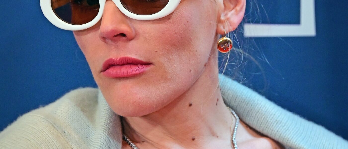 Aos 47 anos, Busy Philipps, de ‘As Branquelas’, descobre tumor cerebral e passa por duas cirurgias