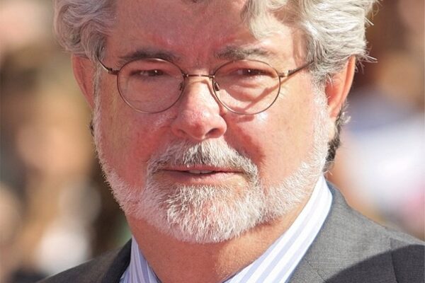 Aos 82 anos, George Lucas vive vida de bilionário em sua fazenda privada com 3 restaurantes, cinema e até cavalos
