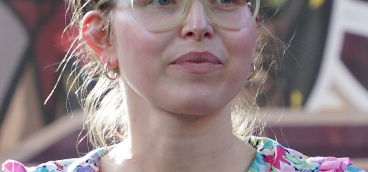 Jessie Cave, de Harry Potter, revela que OnlyFans rende mais que carreira no cinema