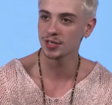 Juliano Floss anuncia término com Marina Sena após romance público em 2024