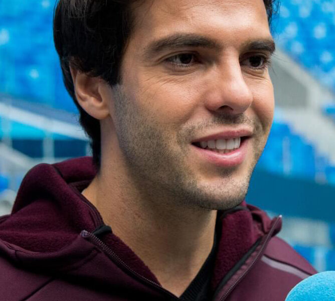 Kaká reúne filhos e pai em homenagem rara no Dia dos Pais: ‘Aprendi com meu pai o que significa amar com constância’
