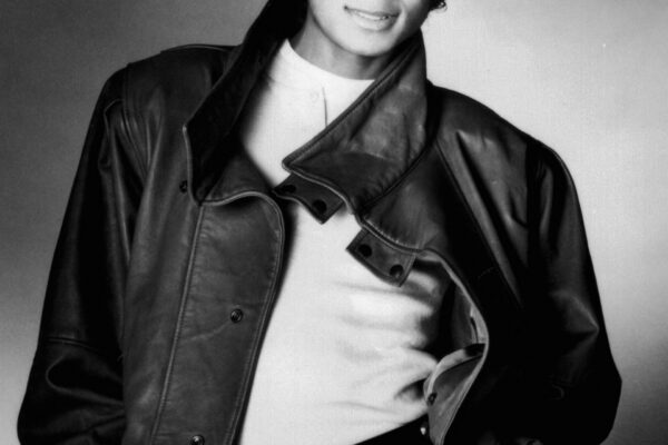 Michael Jackson garante apoio financeiro a chimpanzé Bubbles em santuário