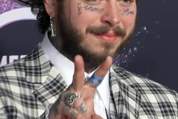 Aos 31 anos, Post Malone vive em mansão de R$ 16 milhões com bunker secreto nas montanhas de Utah