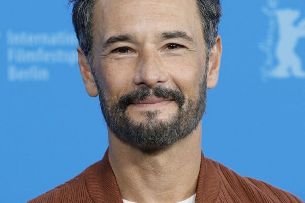 Rodrigo Santoro revela truque inusitado para personagem em 'Corrida dos Bichos' que estreia nesta sexta