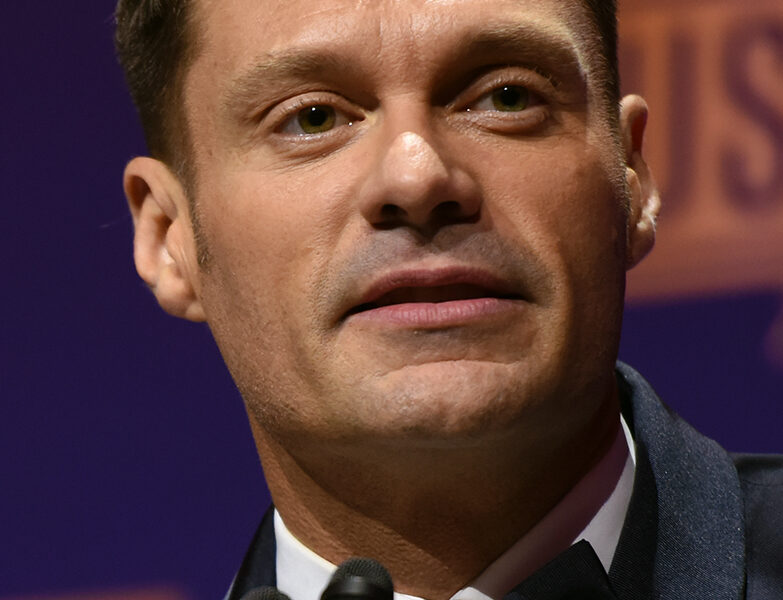 Ryan Seacrest aposta em luxo extremo: jatinho particular e iate só para dois no Mar Jônico
