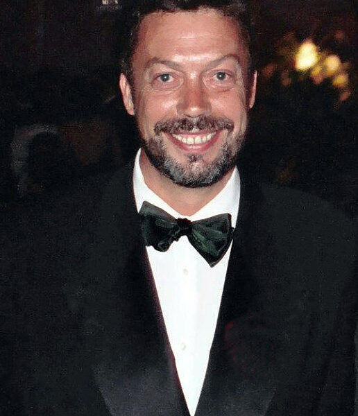 Tim Curry deixa fortuna de US$ 8 milhões sem herdeiros definidos após morte aos 80 anos