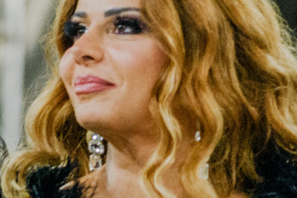 Viviane Araujo inicia demolição em nova mansão no Rio: 'Nosso tempo é curto'