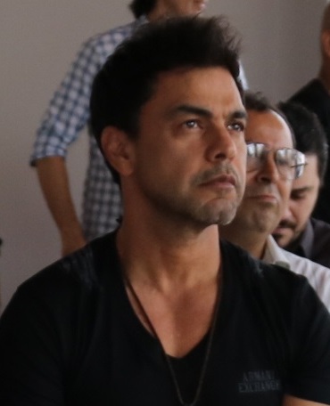 Aos 64 anos, Zezé Di Camargo se presenteia com jatinho de R$ 30 milhões