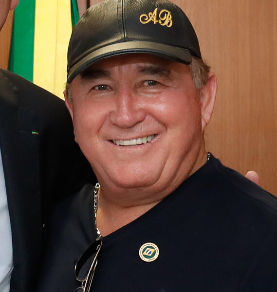 Amado Batista: fortuna de R$ 1 bilhão revelada aos 75 anos