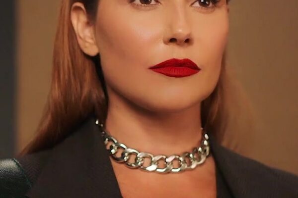 Deborah Secco revela por que adiou casamento com produtor para 2027