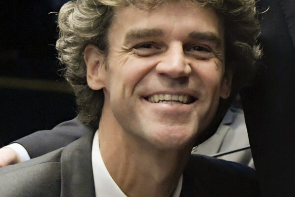 Guga Kuerten e Mariana Soncini: a história do casamento discreto longe dos holofotes