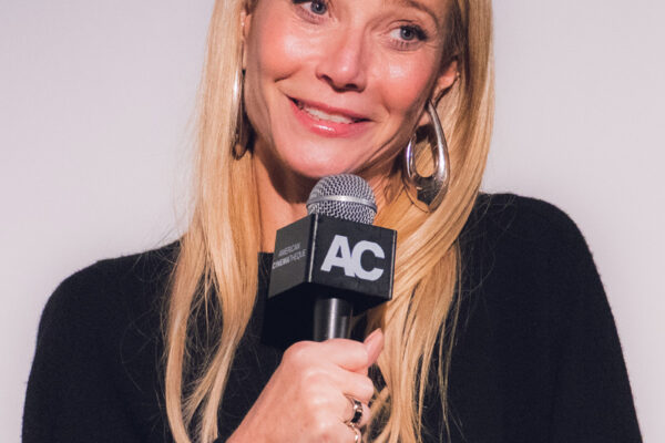Gwyneth Paltrow quebra silêncio sobre fim do noivado com Brad Pitt e revela amizade atual