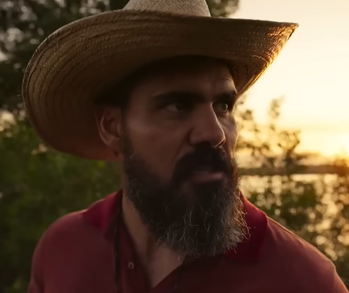Juliano Cazarré revela que soube no primeiro beijo que Leticia seria mãe de seus filhos — e agora esperam o 7º