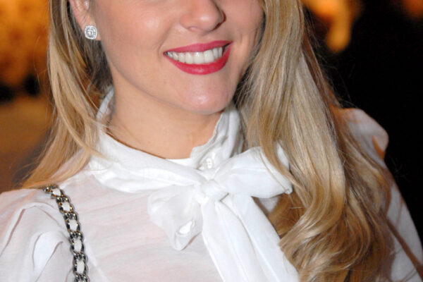 Íris Stefanelli aos 47 anos: da TV para os negócios, ex-BBB diversifica carreira com loja virtual e presença nas redes