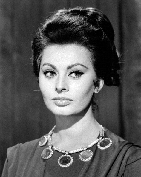 Aos 92 anos, Sophia Loren coleciona história no cinema e viveu em refúgio nos EUA