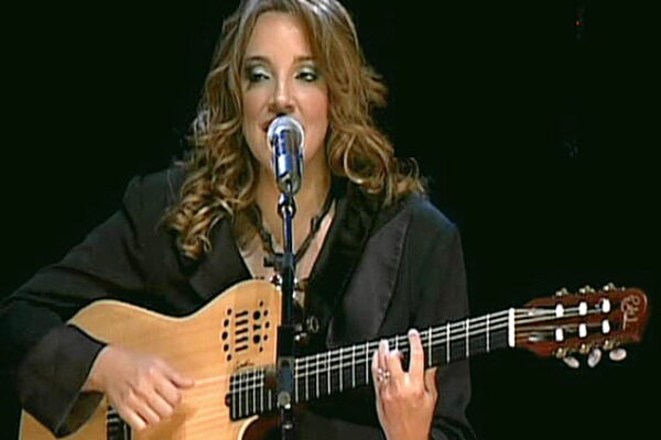 Ana Carolina e famosos se unem em homenagem emocionante após morte do produtor Jerry Burgos