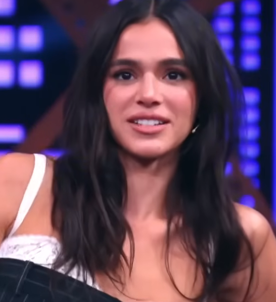 Bruna Marquezine fala sobre transformação pessoal e novo olhar para o trabalho aos 31 anos