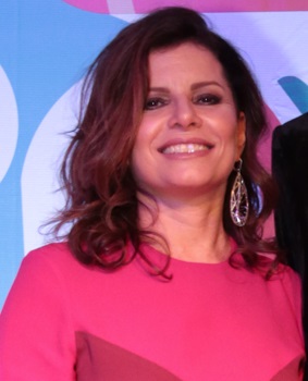Debora Bloch curte noite especial ao lado da filha Julia Anquier e da nora Maria Beraldo em evento no Rio