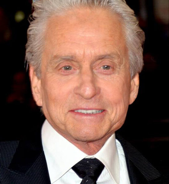 Michael Douglas revela que reconciliação com Catherine Zeta-Jones foi decisão mútua após separação de 2013