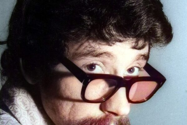Os cinco casamentos de Raul Seixas: relembre os amores que marcaram a vida do ídolo do rock
